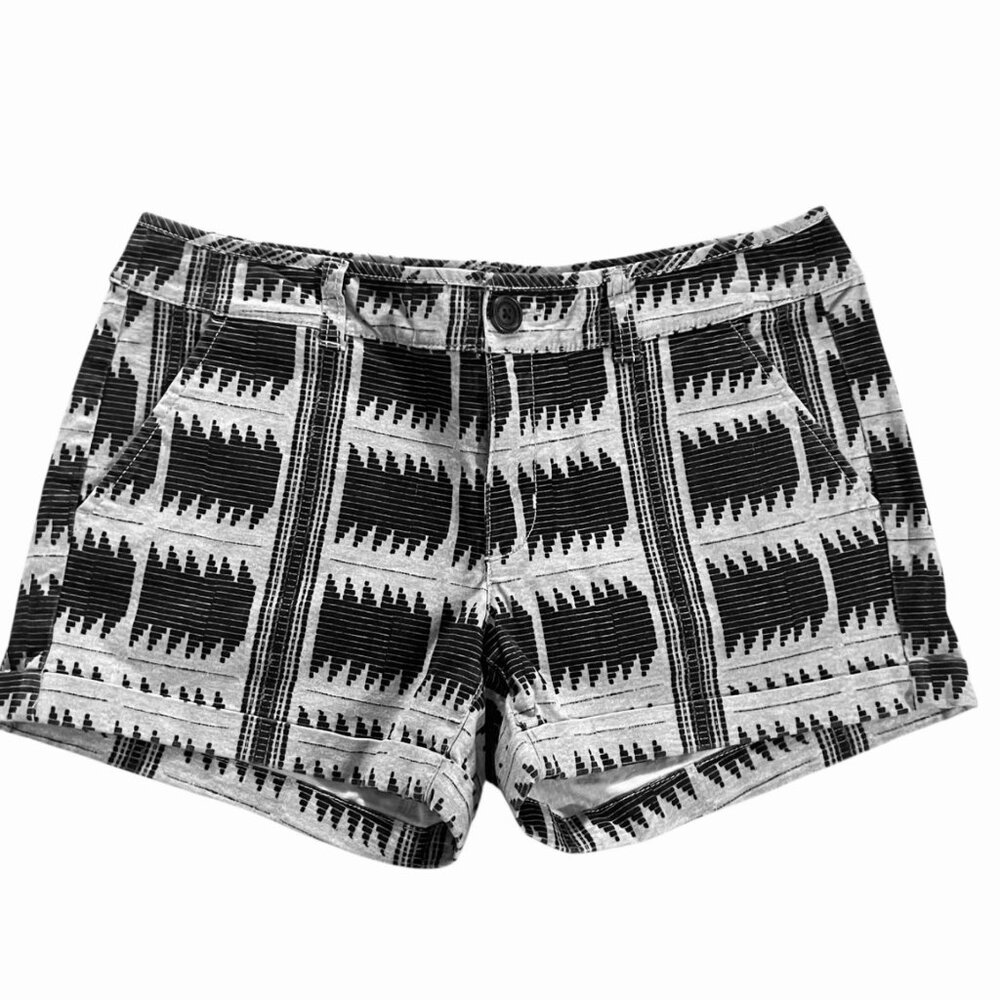American Eagle Midi Tribal Shorts Size 8 Black‎ Gray Cuffed Stretch Aztec Chino